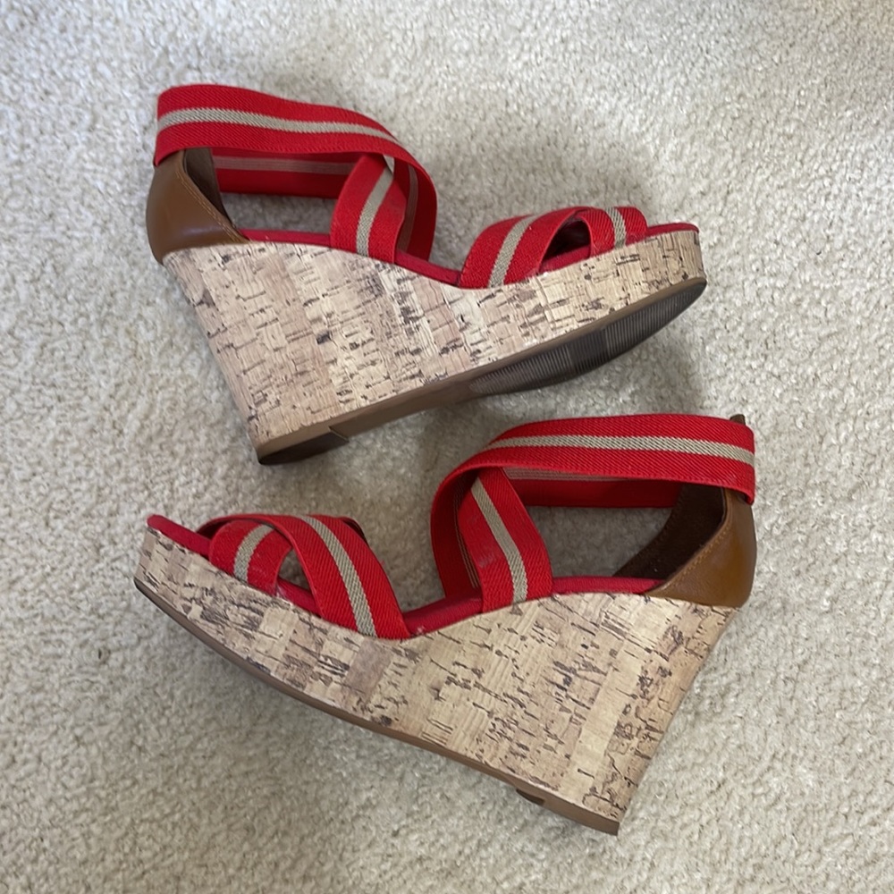 Super Cute Merona Red & Taupe Elastic Strap Wedge Sandals Size 7.5 - Picture 12 of 16